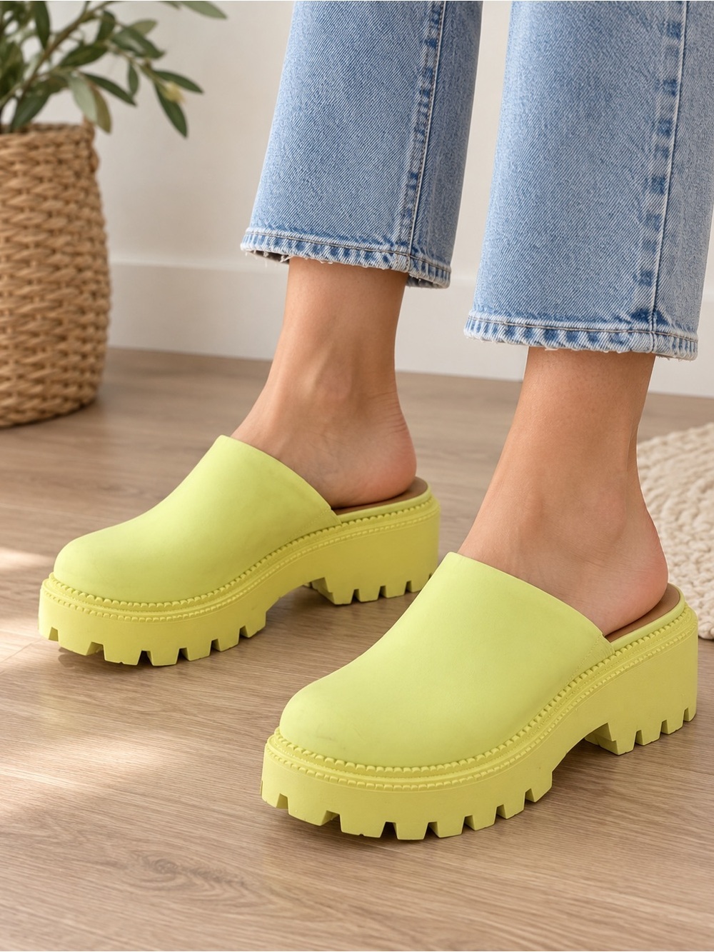 Dolce Vita Platform Clog Mules Neon Yellow Size 6.5 - Picture 1 of 5